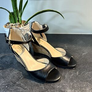 Liz Claiborne Memory Foam Octavia Womens Black Zip Up Wedge Slip On Heels Sz 8.5